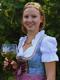 Dominique I.